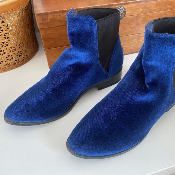 ALDO Nydia Blue Velvet Ankle Boots - Picture 6 of 9